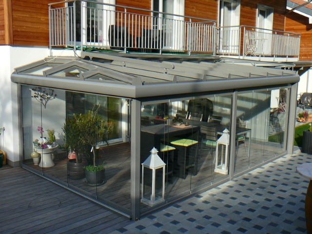 Terrasse-mit-Glashaus-filtra-ag