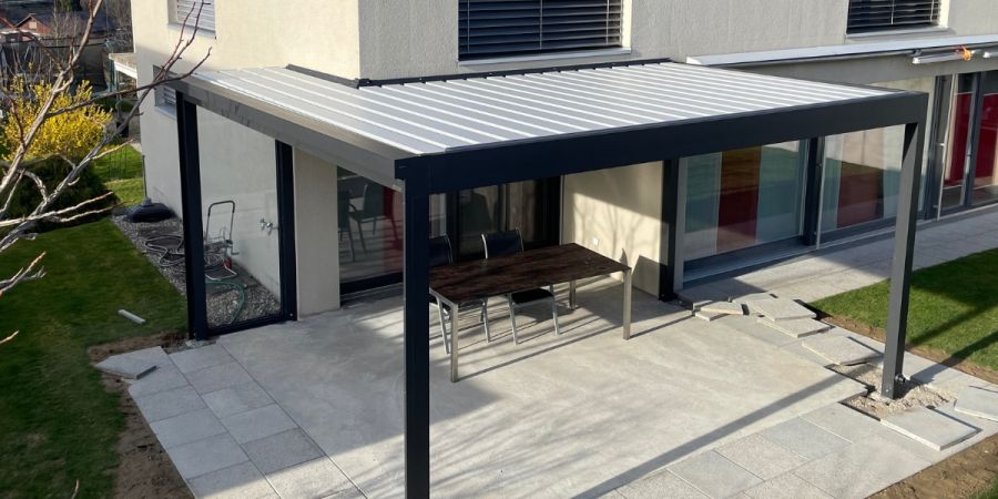 Lamellendach um die Ecke der einzigartig für Sie massgeschneidert.